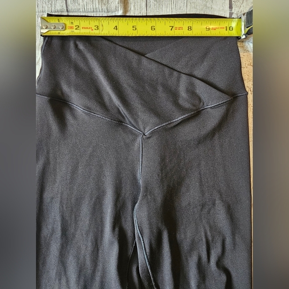 OFFLINE By Aerie Size Medium Real Me High Waisted Crossover Black Flare So Soft - Picture 6 of 8